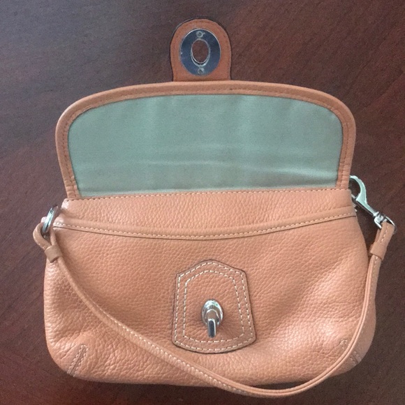 Coach wristlet - Picture 3 of 6